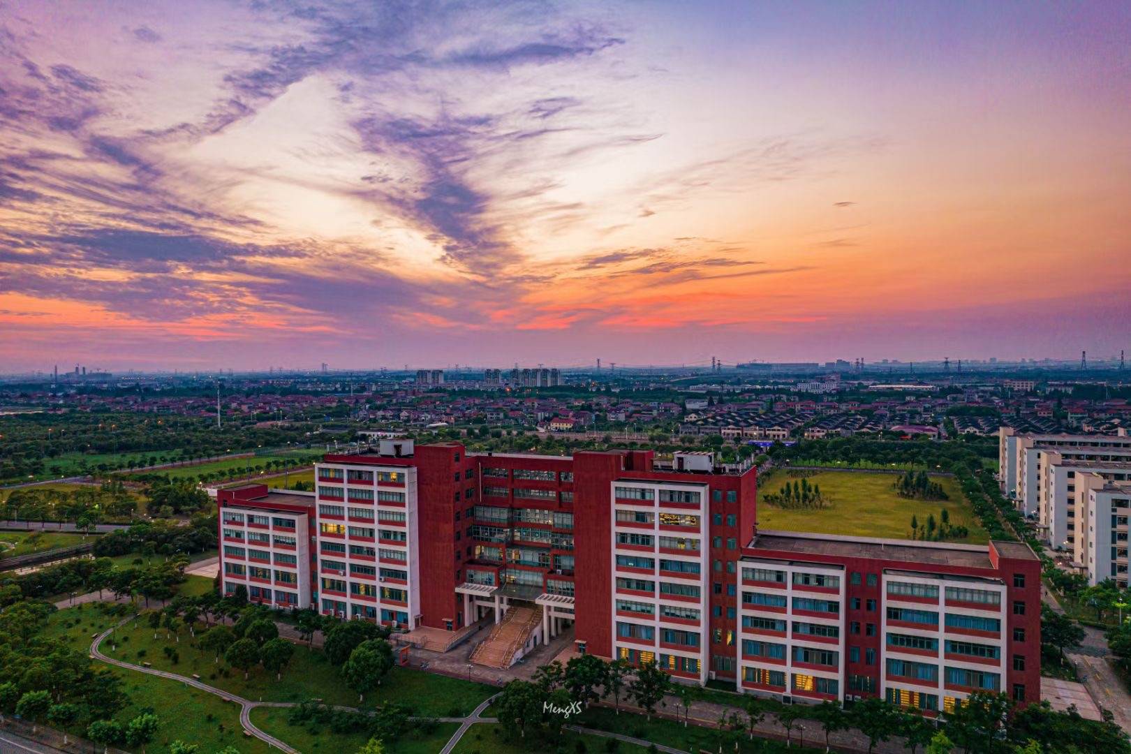 华东理工大学2025录取分数线是多少